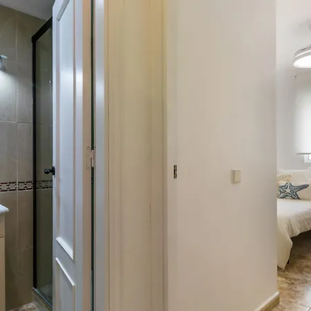 Apartamento Pink Medsea-amplio Apto Junto A La Playa Del Cura